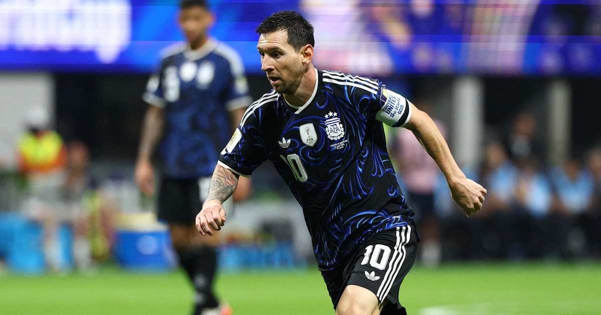 Messi xuất chúng đến vậy, Tây Ban Nha ngăn chặn kiểu gì?