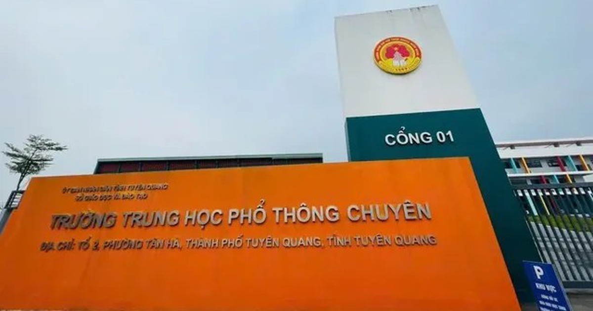 Vụ điểm 10 toán: Giáo viên ngữ văn Trường chuyên Tuyên Quang đầu thú