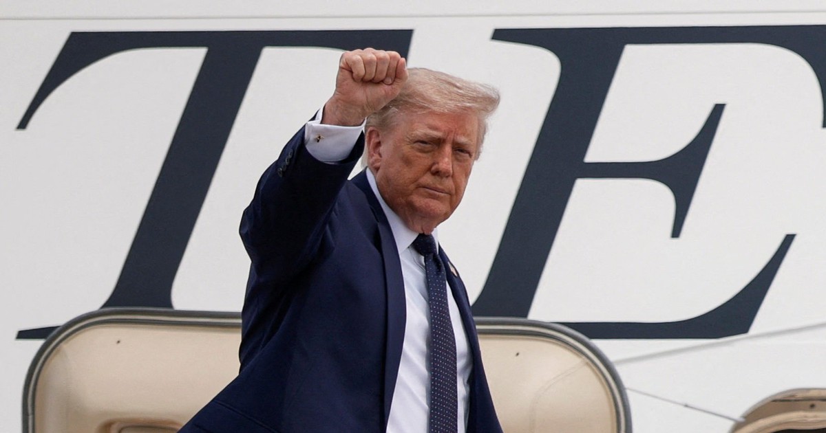 Ông Trump dọa đánh thuế Canada vì để khói cháy rừng bay sang Mỹ