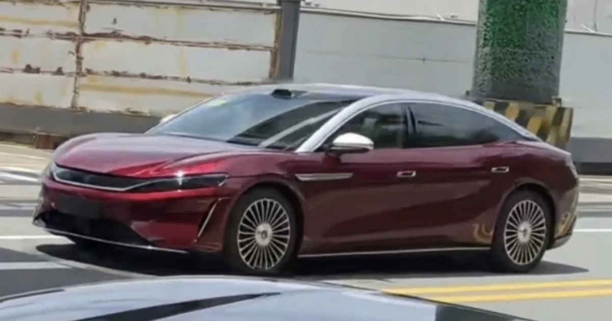 Ô tô điện BYD 'gánh' bộ pin 725 kg, đi được 1.000 km sau mỗi lần sạc