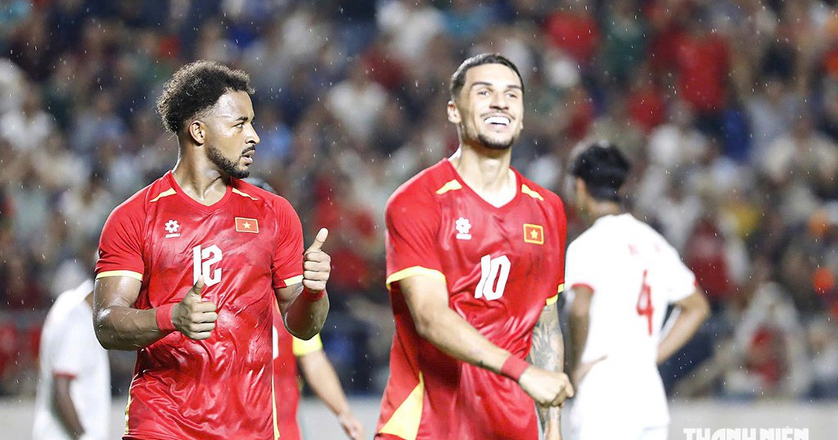Đội tuyển Việt Nam nhảy 'điệu samba' ngọt ngào
