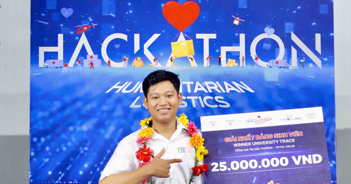 Vừa vào giảng đường đã không ngại thử thách, đến năm 2 'ẵm' giải quán quân