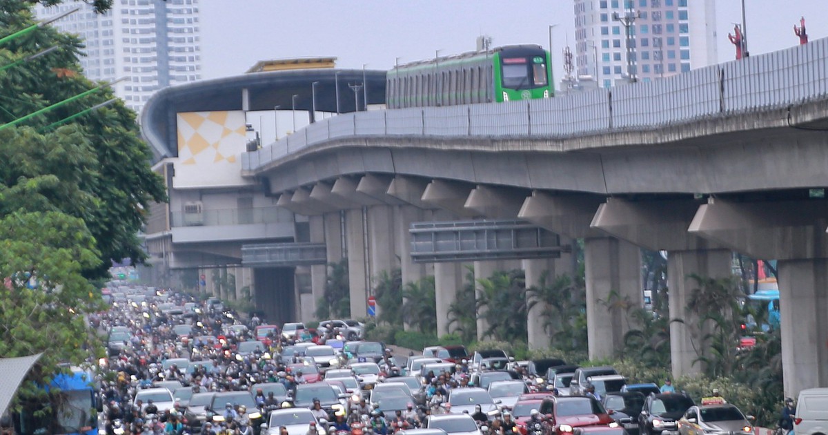 Metro và lời giải cho bài toán ùn tắc giao thông Hà Nội