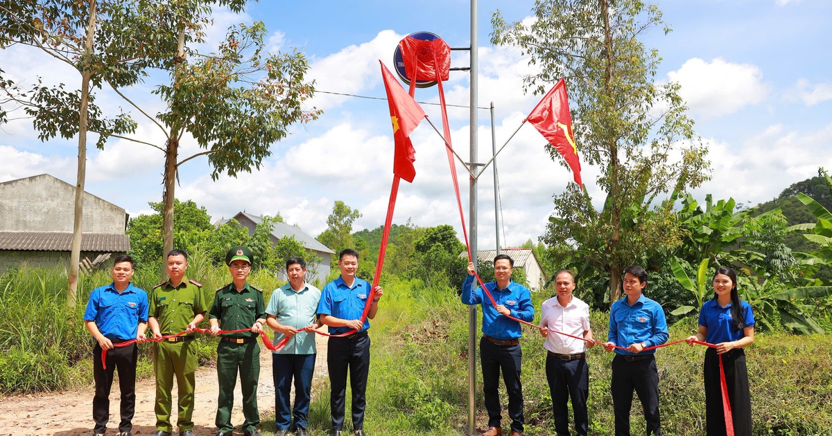 'Kỳ nghỉ hồng' cán bộ trẻ chung tay hỗ trợ vùng biên