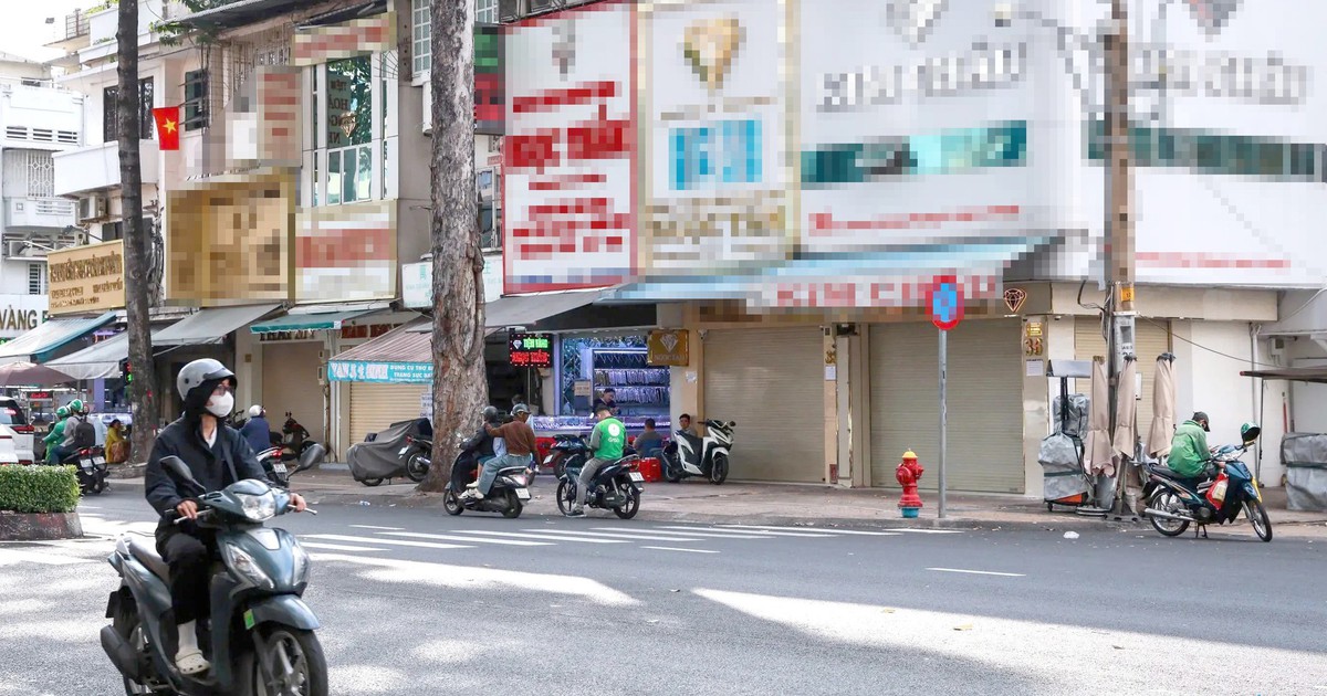 Tiệm kim cương không mua lại có vi phạm?