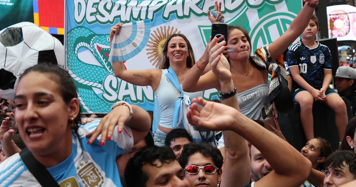 CĐV Argentina đông áp đảo khán giả Tây Ban Nha, chung kết World Cup nóng hơn ‘lửa’