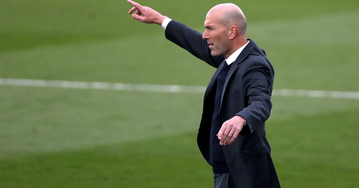 Đội tuyển Pháp chia tay Deschamps, chào đón Zidane