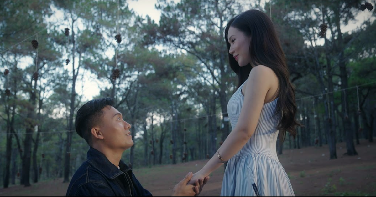 Nữ chính 'Phố trong làng' kết đôi với cơ trưởng ‘Tử chiến trên không’