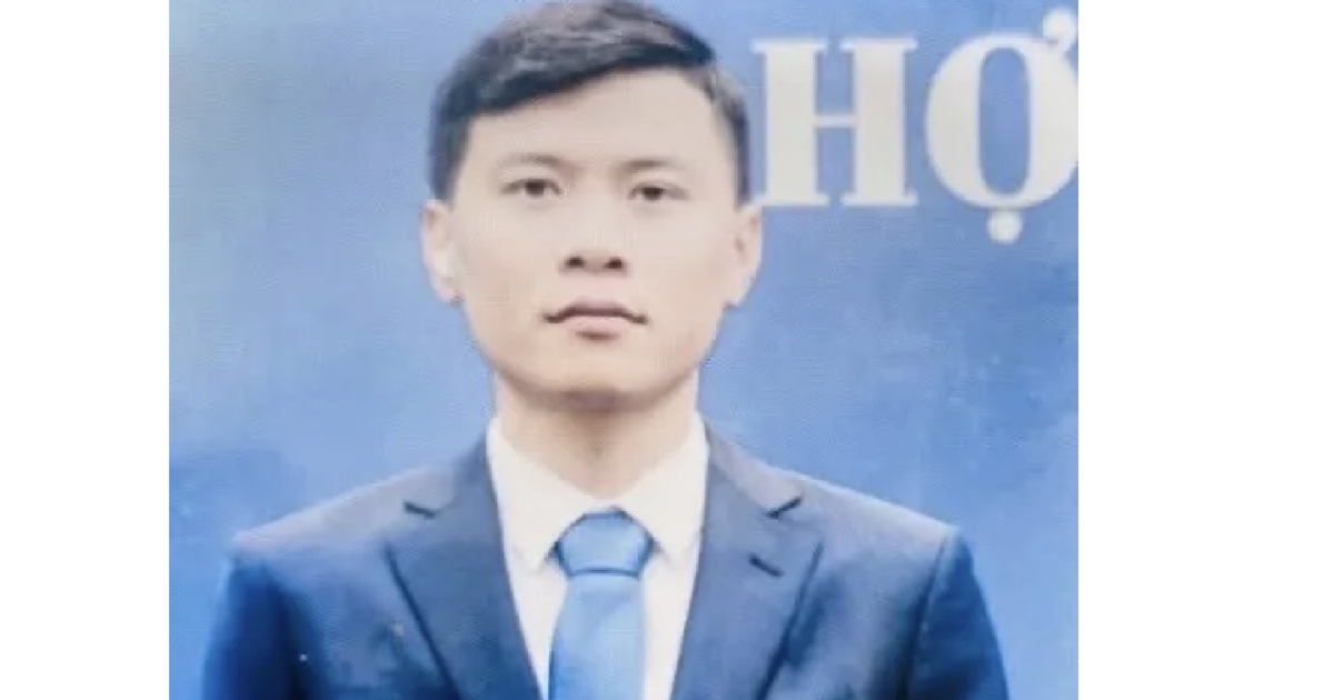 2 c&aacute;n bộ văn ph&ograve;ng đăng k&yacute; đất đai nhận tiền để l&agrave;m nhanh hồ sơ nh&agrave; ở x&atilde; hội