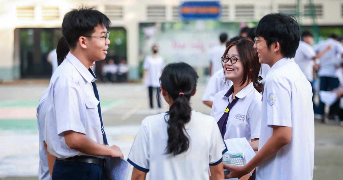 Top 300 thí sinh cao điểm nhất tổ hợp D07 thi tốt nghiệp THPT 2026