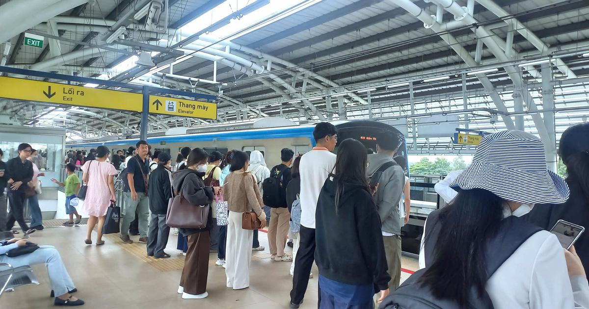 Metro miễn phí hút người trẻ đến trải nghiệm trong ngày đặc biệt