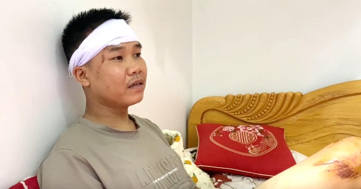 &lsquo;Bất lực nh&igrave;n vợ con bị lũ cuốn&rsquo;