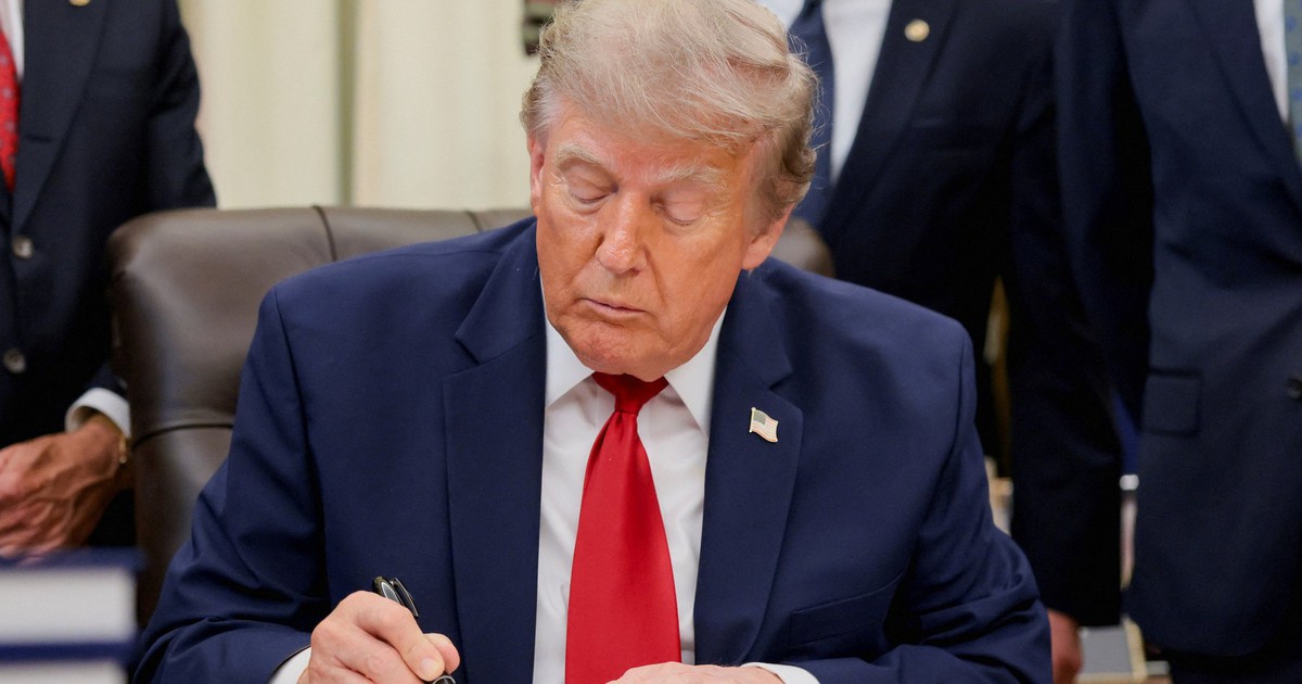 Tổng thống Trump ký sắc lệnh áp thuế 50% đối với nhiều hàng hóa Canada