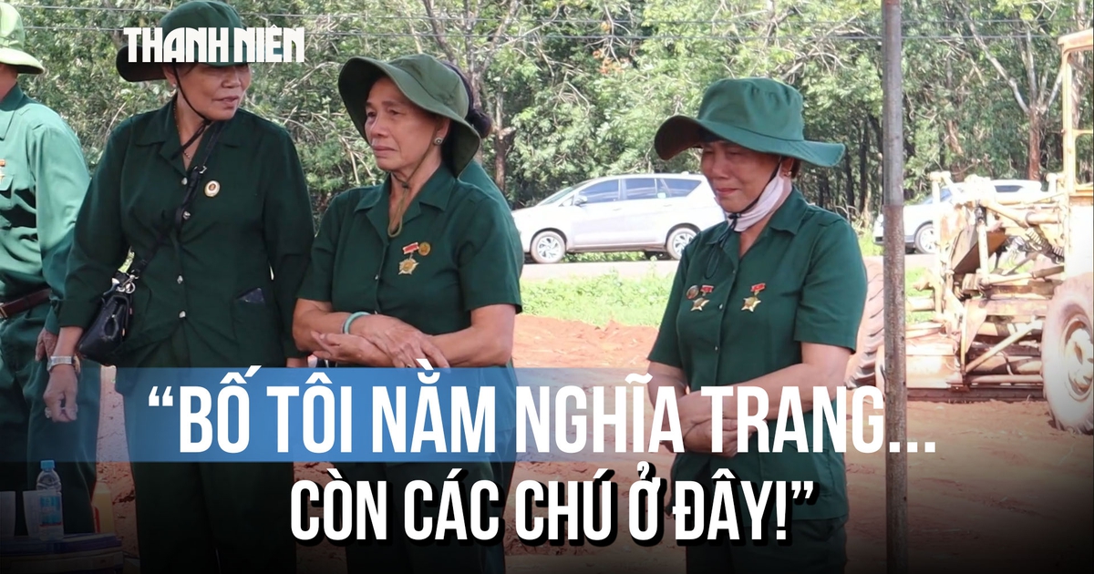 Nghẹn ngào tại mộ tập thể ở xã Minh Đức: 'Bố tôi nằm nghĩa trang, còn các chú ở đây'