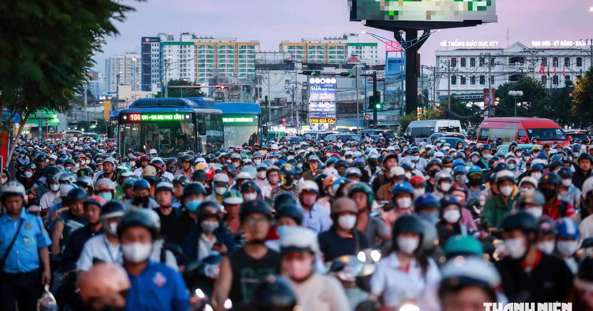 TP.HCM kh&ocirc;ng c&ograve;n &ugrave;n tắc nghi&ecirc;m trọng k&eacute;o d&agrave;i; tai nạn giao th&ocirc;ng giảm cả 3 ti&ecirc;u ch&iacute;