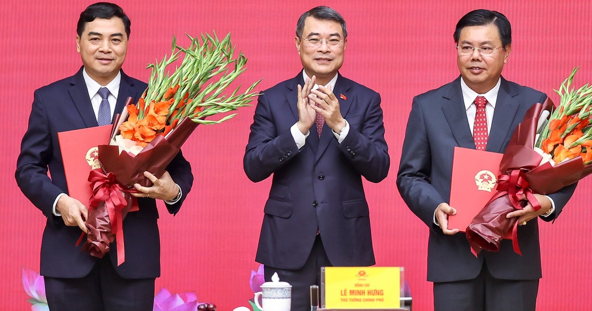 Thủ tướng: Cải cách thực chất tiền lương, ưu tiên hơn cho cán bộ cơ sở