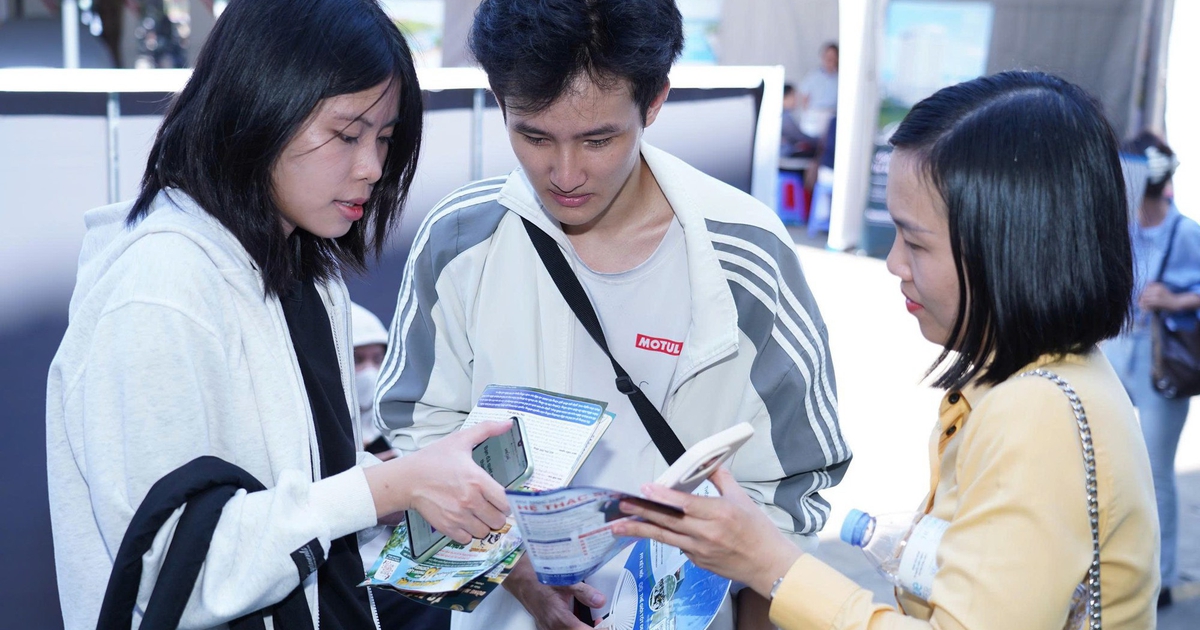 Sinh viên Đà Nẵng 'săn' hơn 8.700 cơ hội việc làm ngay tại trường