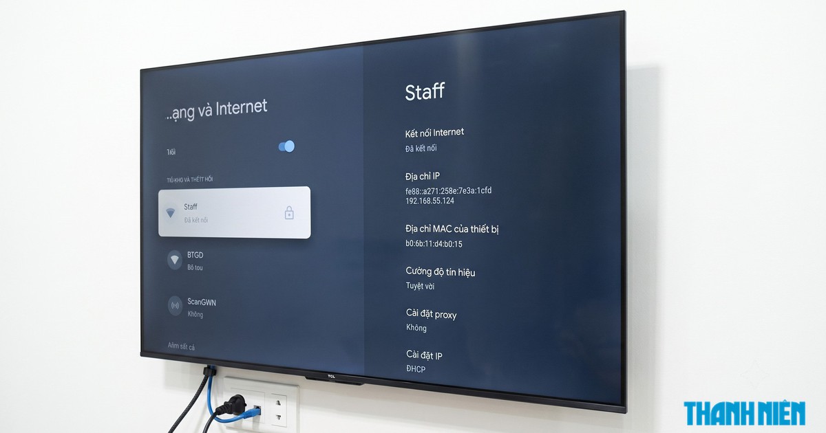 Nên bắt Wi-Fi hay cắm dây mạng Ethernet cho Smart TV?