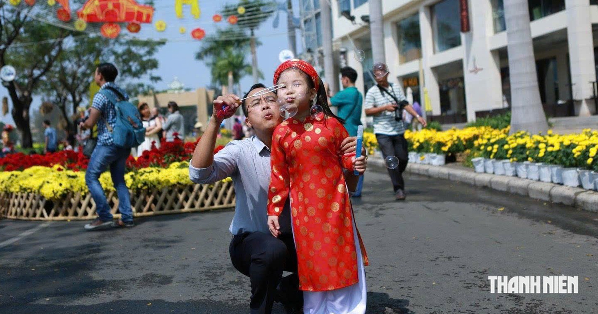 Gia đình thời đại số và bài toán giữ gìn thuần phong mỹ tục