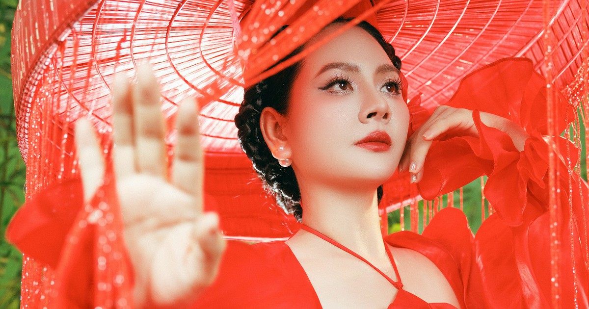 Thiếu tá, ca sĩ Lương Nguyệt Anh tiết lộ cuộc sống ở tuổi 36