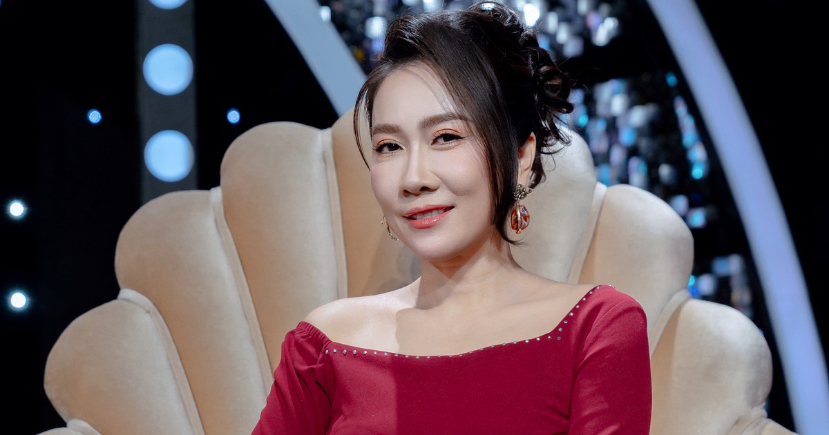Nữ ca sĩ hát nhạc quê hương tiết lộ điều gìn giữ suốt 30 năm