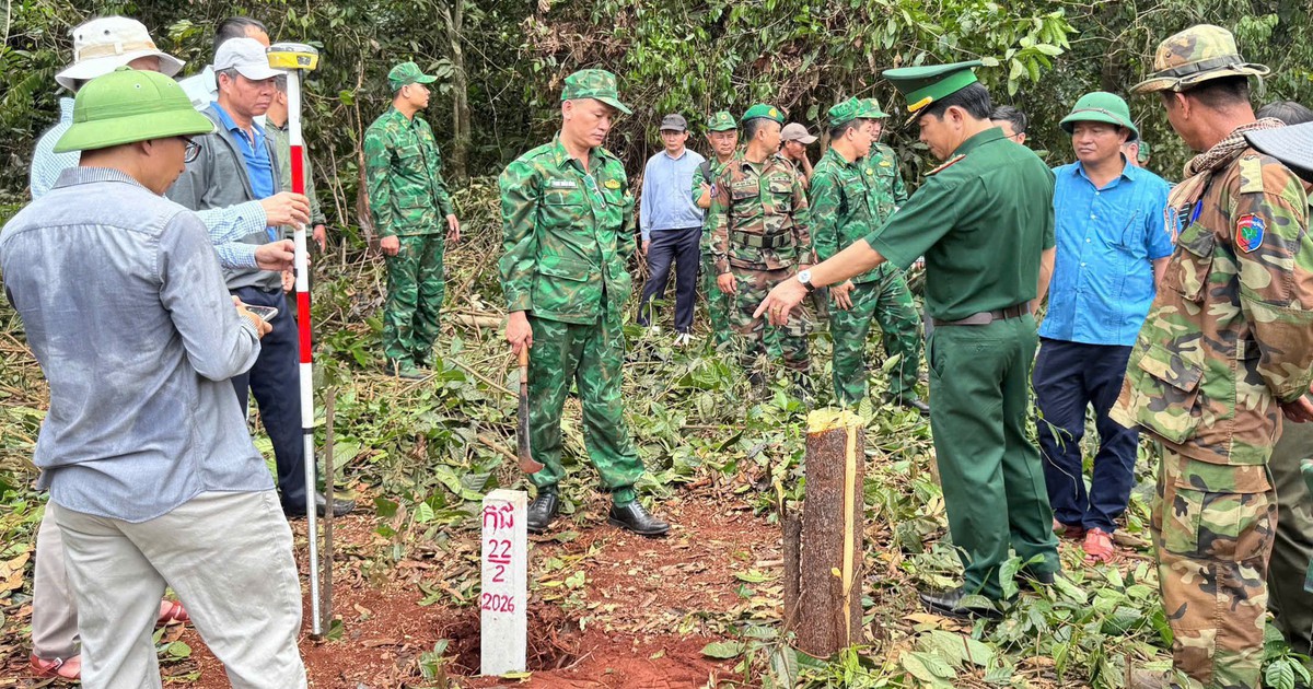 Việt Nam - Campuchia: Xác định vị trí mốc phụ, cọc dấu trên thực địa biên giới
