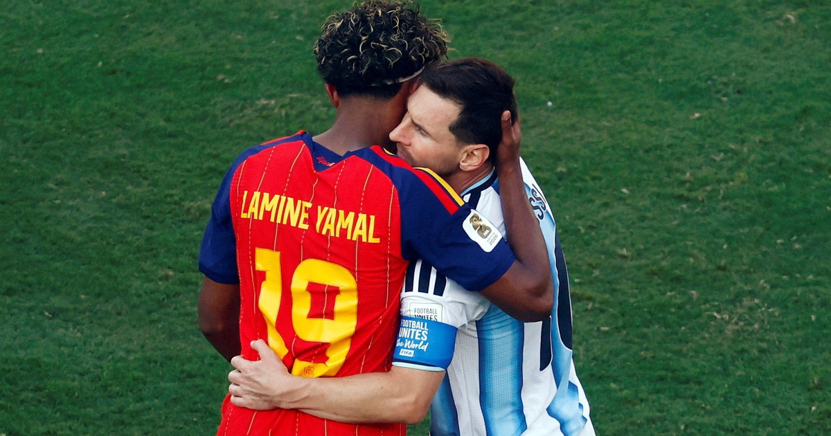Bức tranh tường khắc họa khoảnh khắc của Messi và Yamal ở chung kết World Cup bị phá hoại