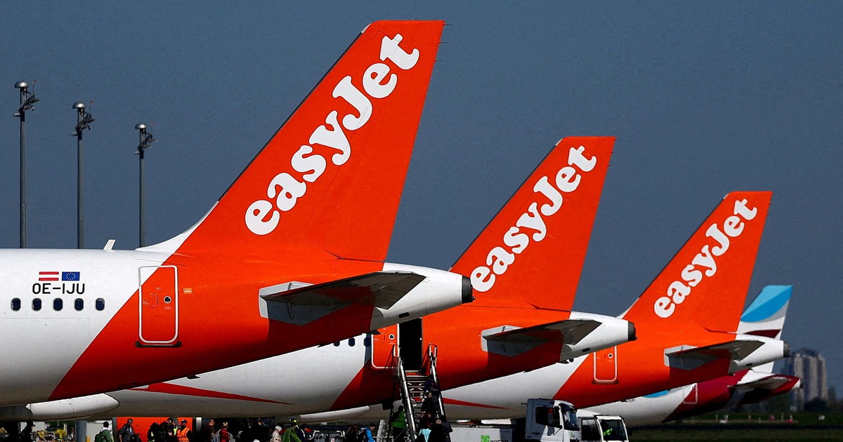 Ẩu đả trên không, máy bay easyJet buộc phải quay đầu