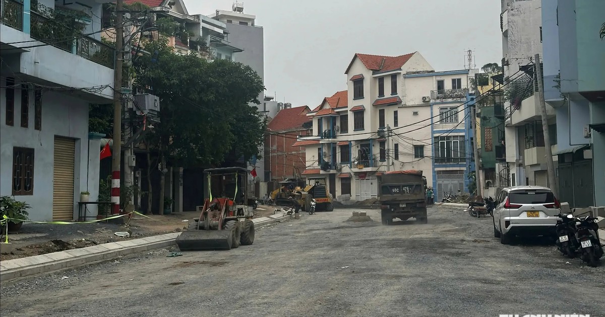 Đường 4 làn xe trên kênh thoát nước sân bay Tân Sơn Nhất dần thành hình