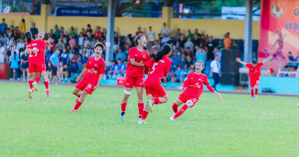 U.16 Phong Phú Hà Nam ngược dòng ngoạn mục đánh bại Sơn La