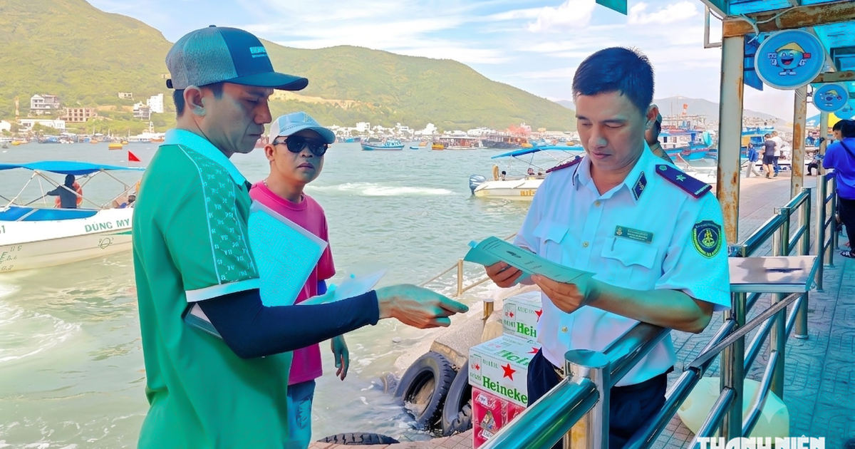 Mỗi ngày 10.000 khách ra vịnh Nha Trang, kiểm tra thế nào?