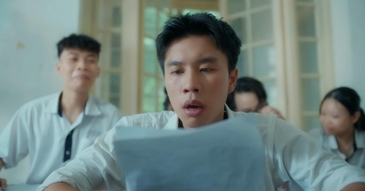 Con trai nghệ sĩ V&acirc;n Dung đ&oacute;ng ch&iacute;nh phim giờ v&agrave;ng sau 'Đi giữa trời rực rỡ'