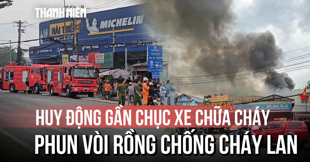 TP.HCM: Phong tỏa đường Nguyễn Văn Linh để chữa cháy kho chứa hàng