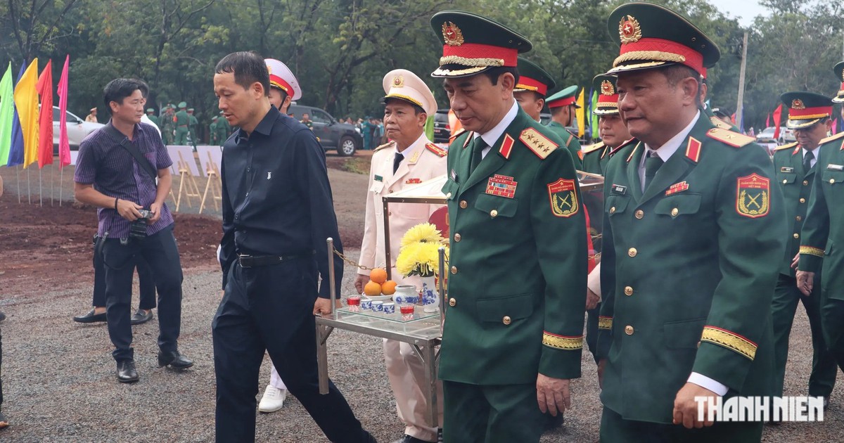 Đại tướng Phan Văn Giang dự lễ tìm kiếm, quy tập hài cốt liệt sĩ tại xã Minh Đức