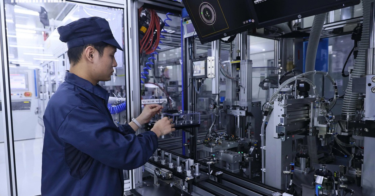 Việt Nam - "quán quân" FDI Đông Nam Á