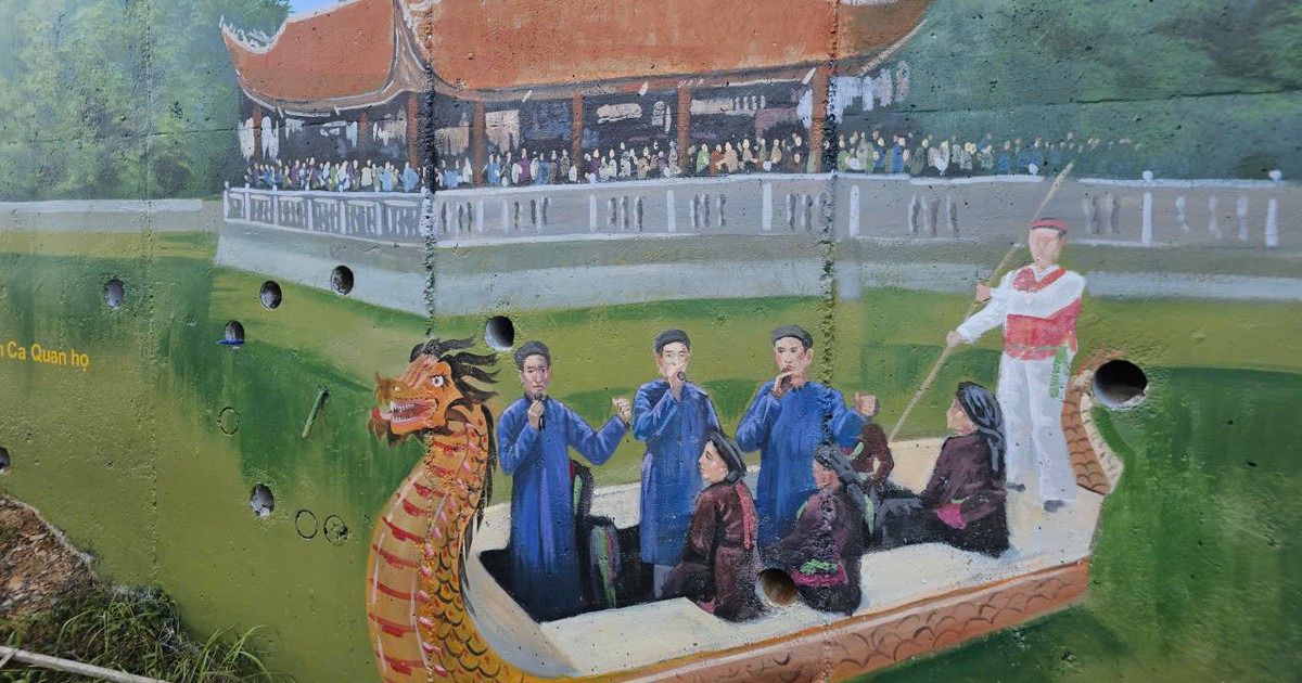 Độc đáo tranh bích họa kể câu chuyện về một Việt Nam thống nhất ở Côn Đảo