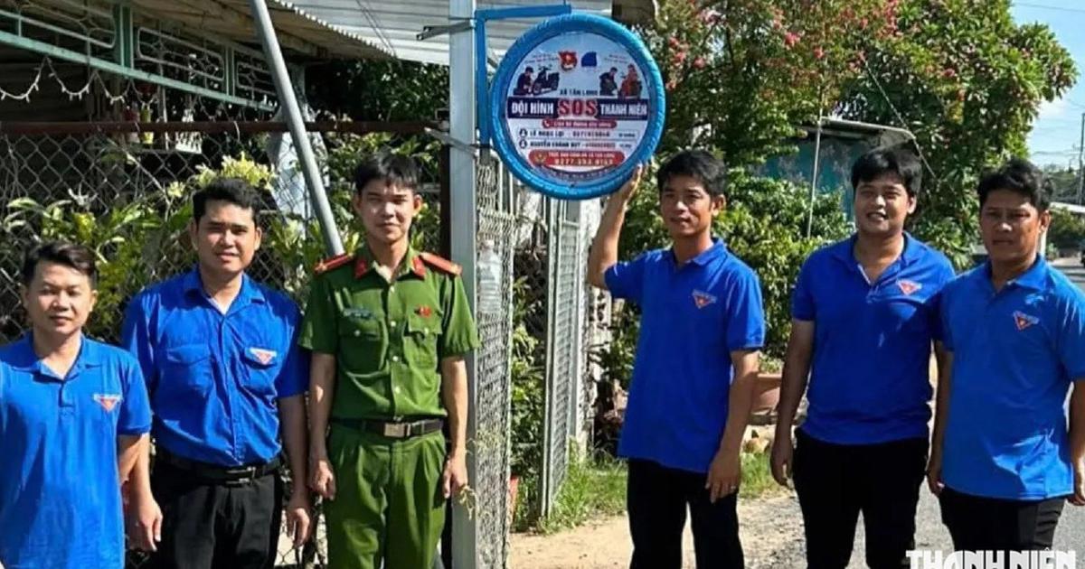 Những 'hiệp sĩ áo xanh' ở xã đảo giúp người dân bị sự cố giao thông