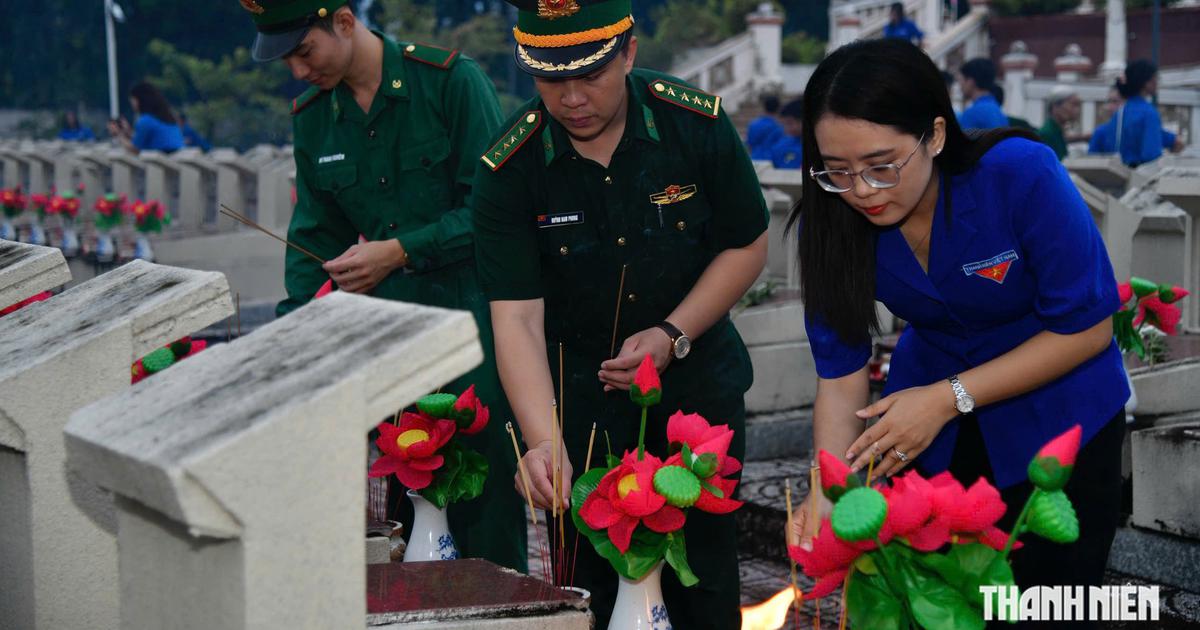 Hơn 400 đoàn viên thắp nến tri ân tại Cà Mau