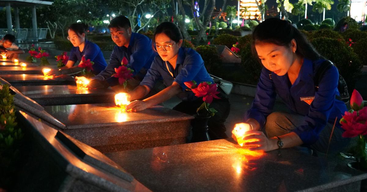 Tuổi trẻ Vĩnh Long thắp nến tri ân liệt sĩ