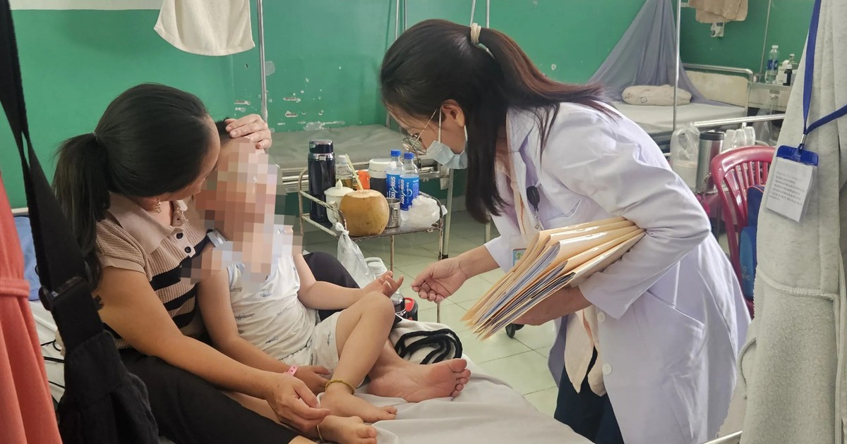 Nguy cơ ‘dịch chồng dịch’ với sốt xuất huyết, não mô cầu, tay chân miệng