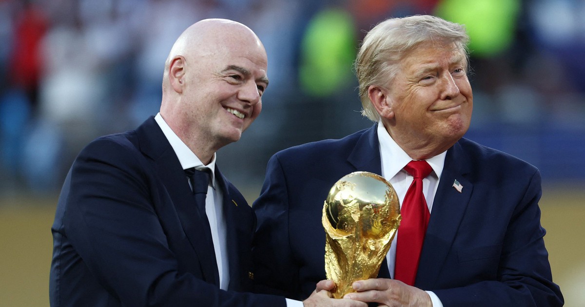 Đảng Dân chủ Mỹ điều tra quan hệ giữa Chủ tịch FIFA và ông Trump