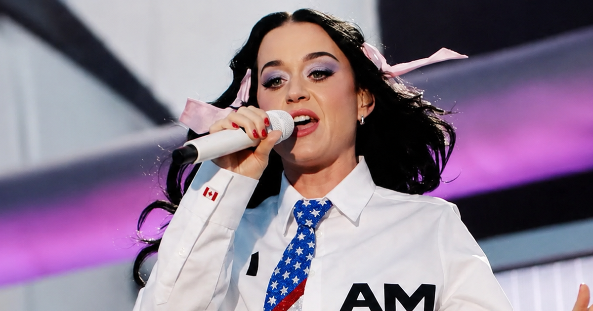 Katy Perry phản đối Nhà Trắng đưa nhạc của cô vào clip quân sự