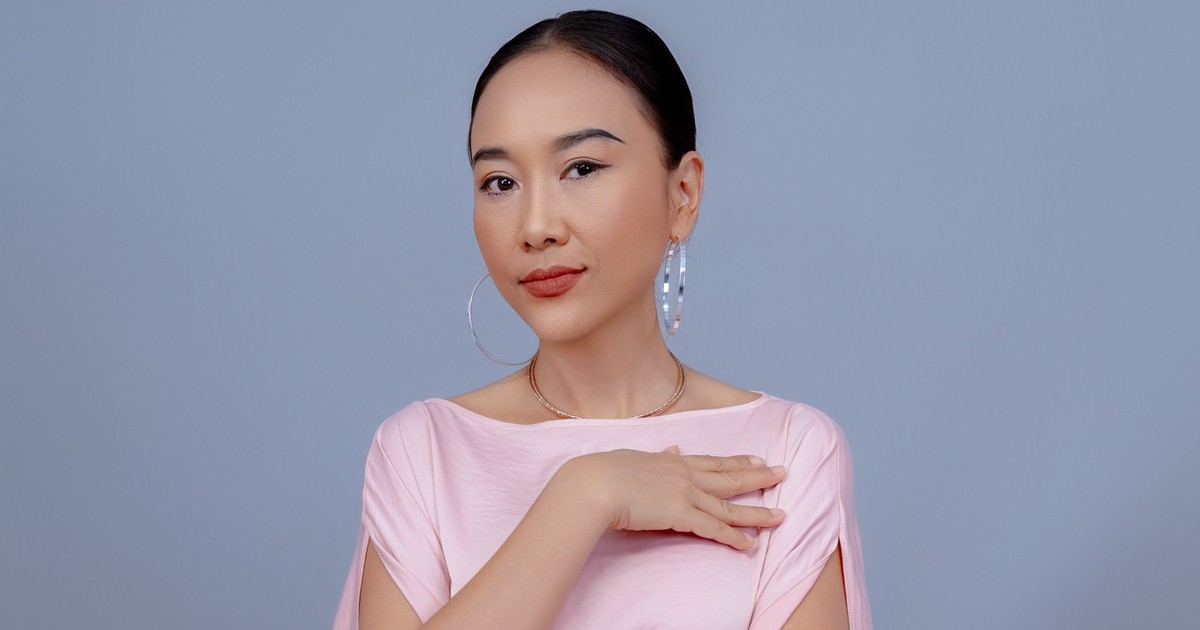 Nữ ca sĩ n&oacute;i nguy&ecirc;n tắc bất dịch trong nghề, h&ocirc;n nh&acirc;n vi&ecirc;n m&atilde;n b&ecirc;n chồng T&acirc;y