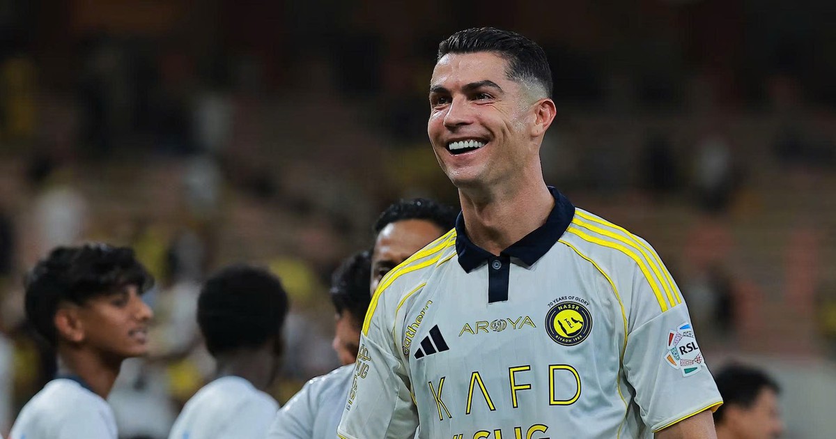 Ronaldo lấn sân điện ảnh, đóng phim truyền hình về bóng đá