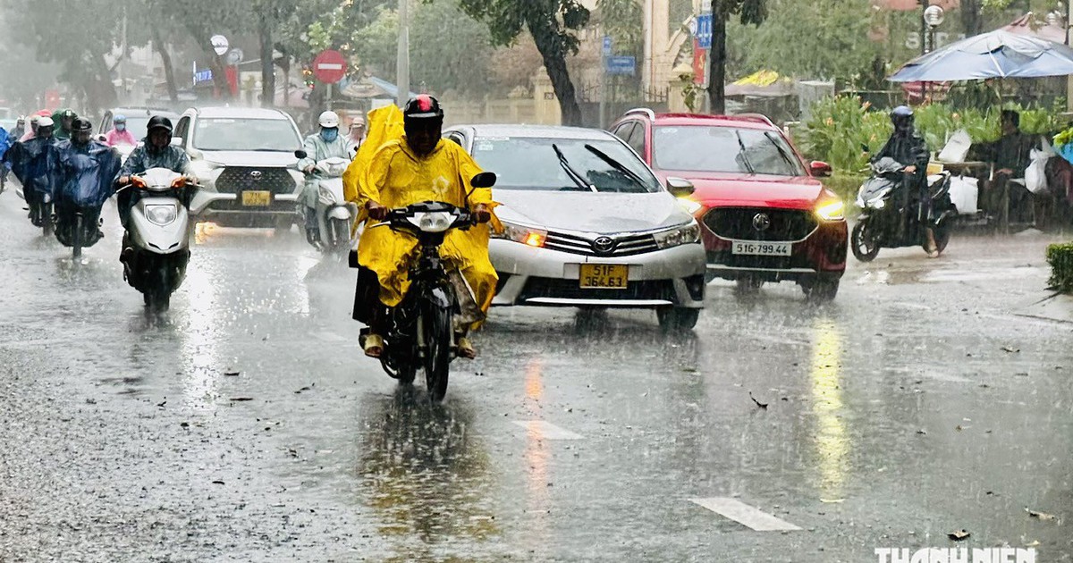 Mưa to kéo dài thêm 2 ngày ở miền Bắc, Nam bộ đến hết tháng
