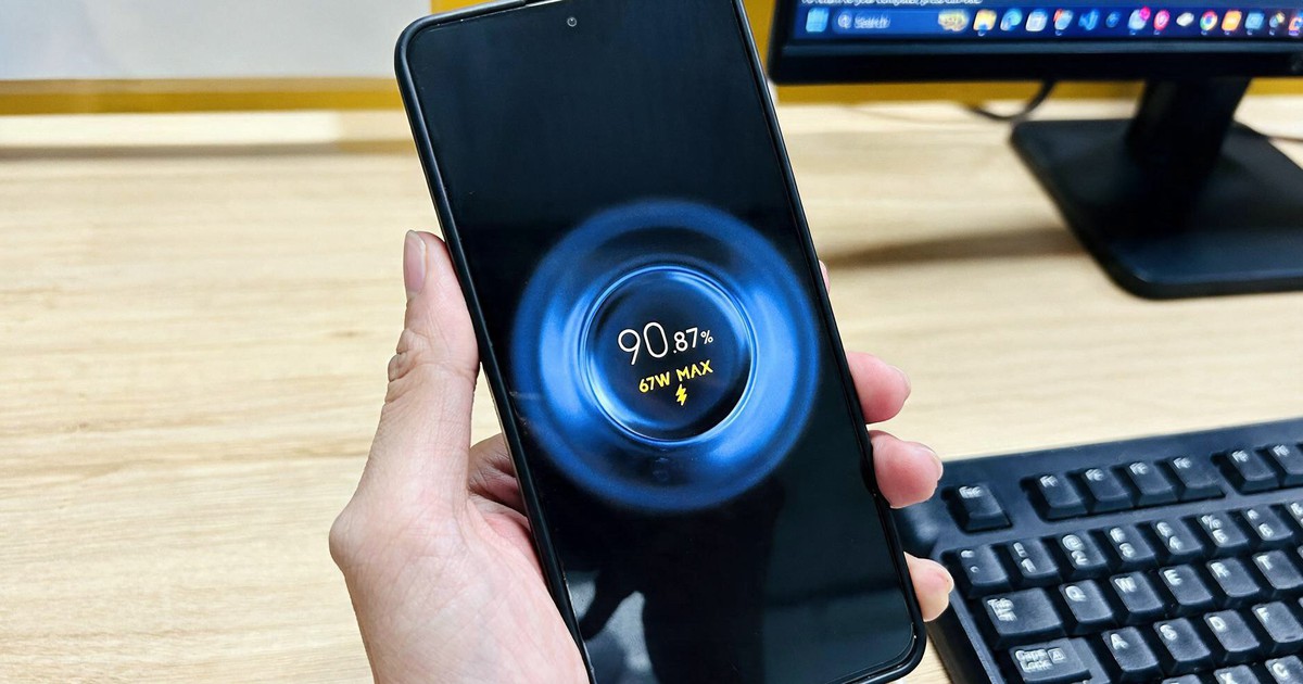 Mẹo đơn giản giúp tăng tốc độ sạc cho điện thoại Android