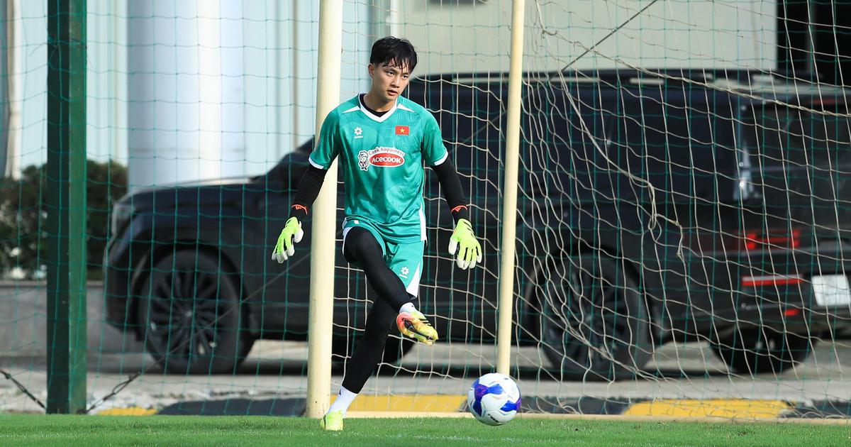 U.23 Việt Nam ngày đầu vắng thầy Kim!