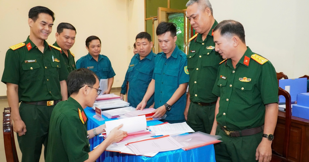 Qu&acirc;n khu 7 kiểm tra nhiệm vụ qu&acirc;n sự, quốc ph&ograve;ng tại Bộ Tư lệnh TP.HCM