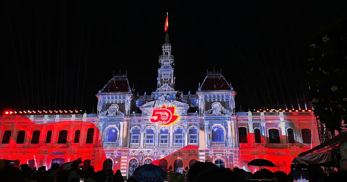 Phương Thanh khuấy động chương trình nghệ thuật 3D Mapping với 'Tái sinh'