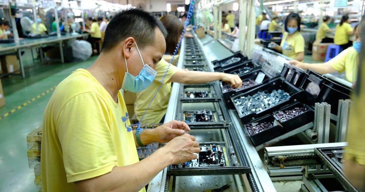 FDI tăng hơn 61%, công nghiệp chế biến chế tạo là "thỏi nam châm" hút vốn ngoại